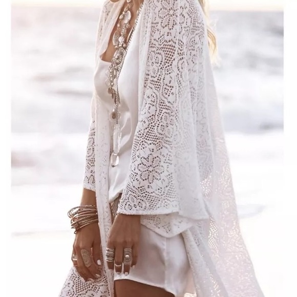 ✨Boho White Lace Fringed Kimono Beach Coverup✨ - Picture 6 of 8